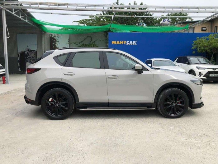 Mazda cx5 2.5 Trắng 2022 .  Dán ximăng